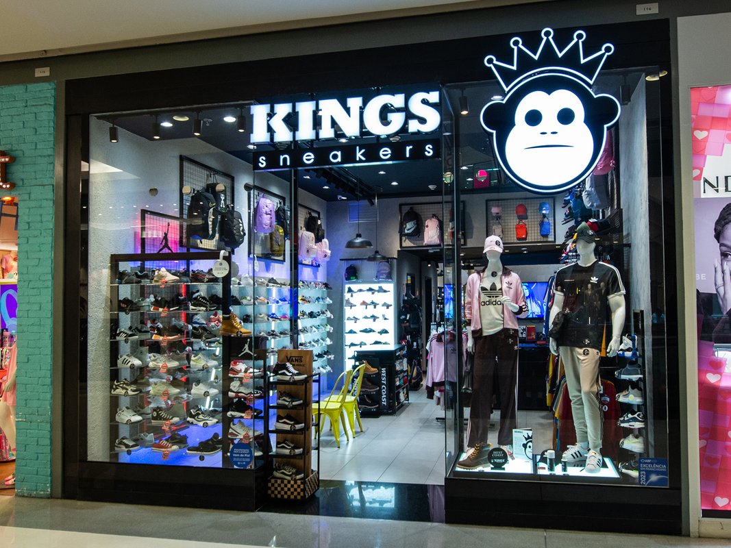 Kings Sneakers: franquia inaugura superloja na Galeria do Rock com  camisetas de até R$ 2 mil - Pequenas Empresas Grandes Negócios