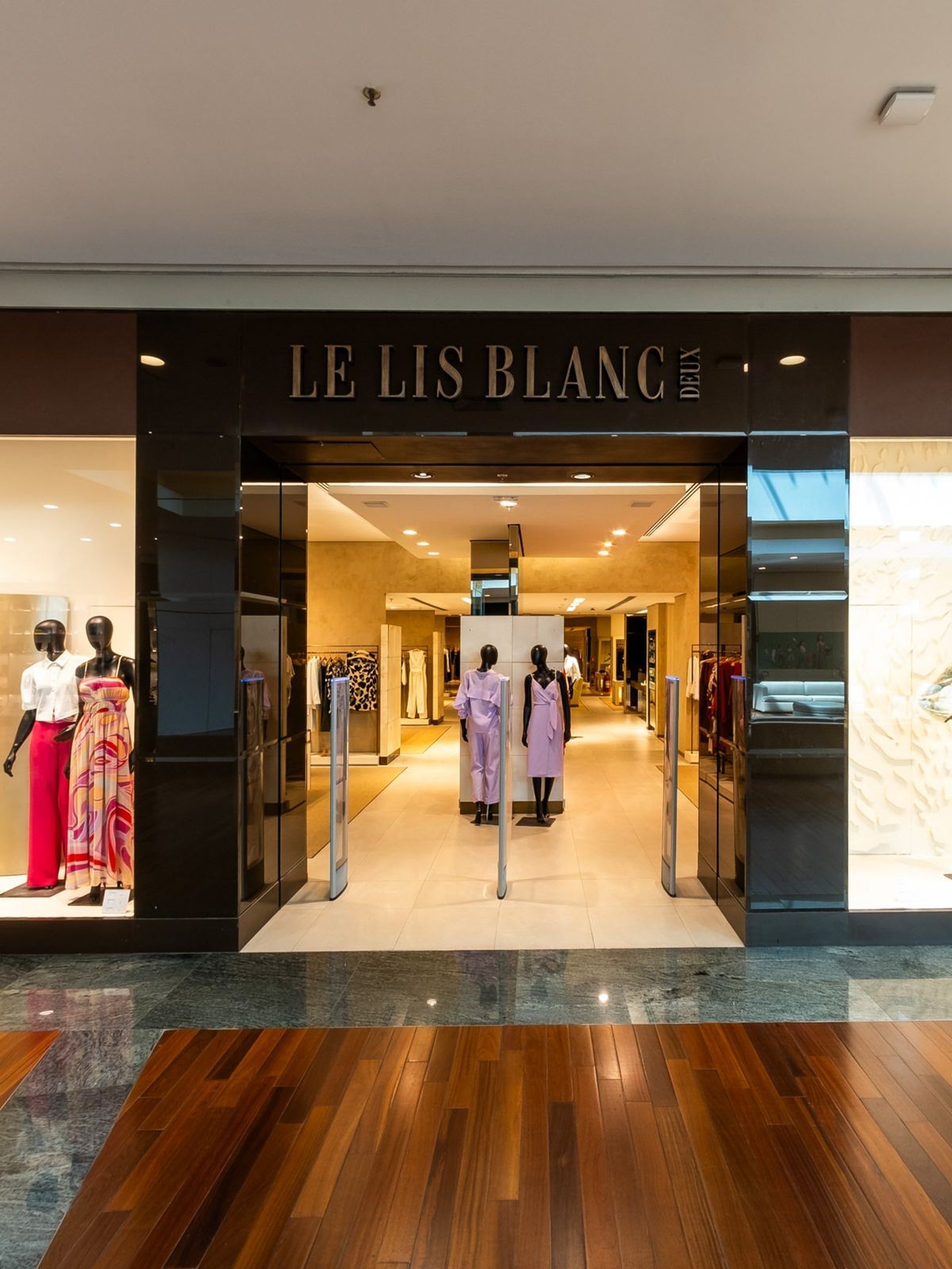 Foto do estabelecimento LE LIS BLANC