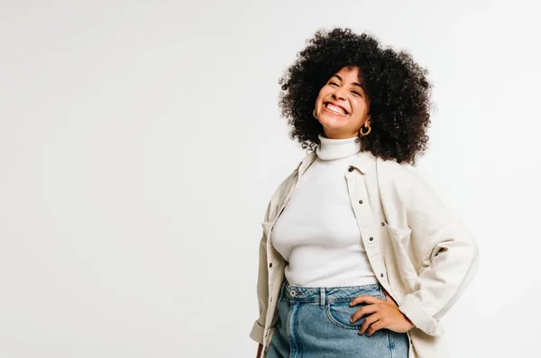 Roupas versáteis para looks do trabalho ao lazer