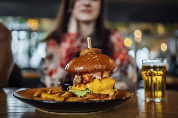 Dia do Hambúrguer: melhores burguers para experimentar no MorumbiShopping