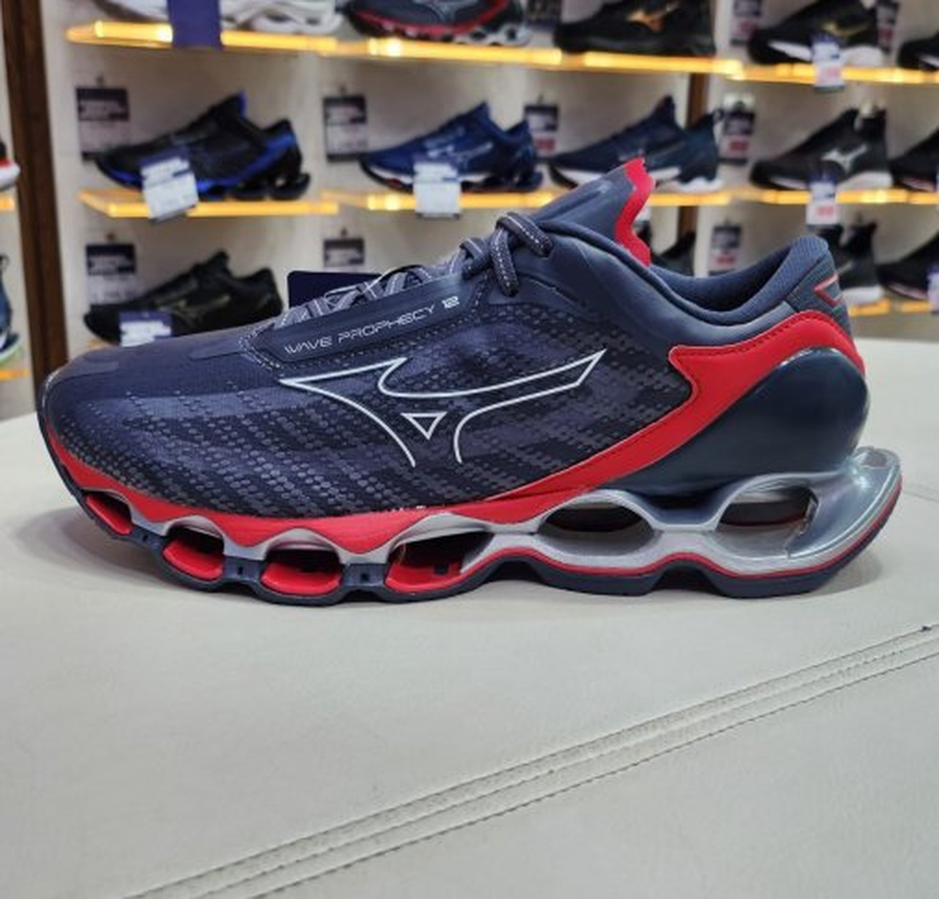 Lapis Vermelho O programa de fidelidade do Jundiai Shopping Tenis Mizuno